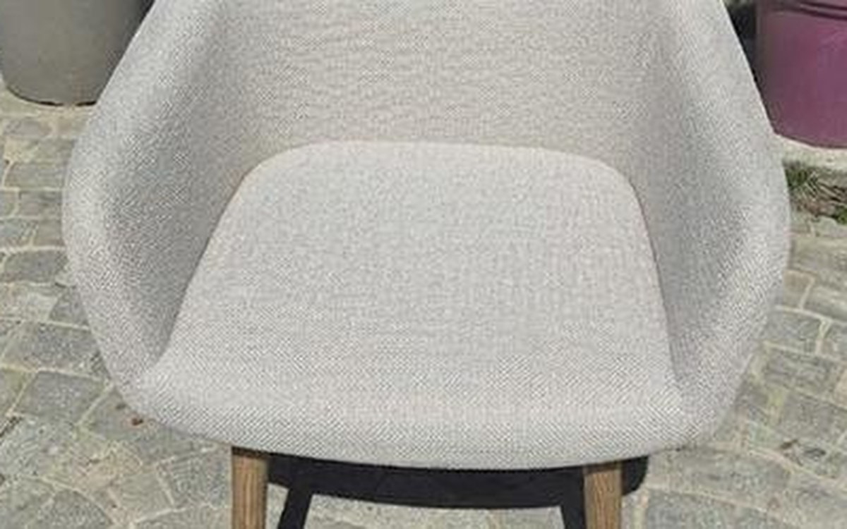 Fauteuil en tissu, apr&egrave;s nettoyage