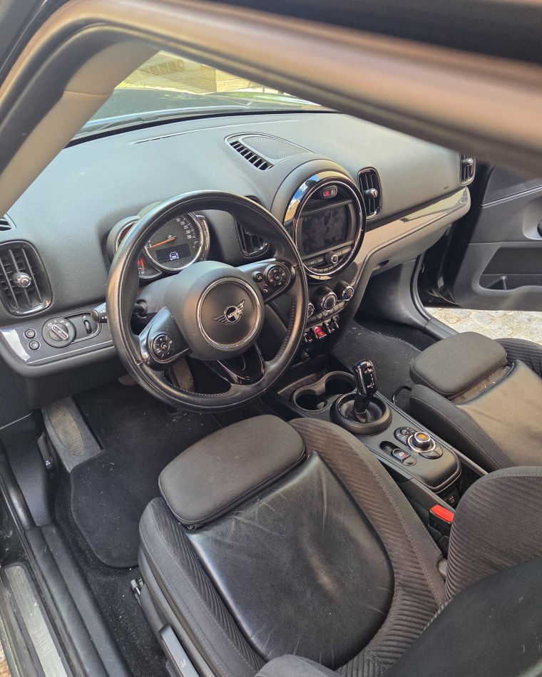 Mini Countryman, avant nettoyage
